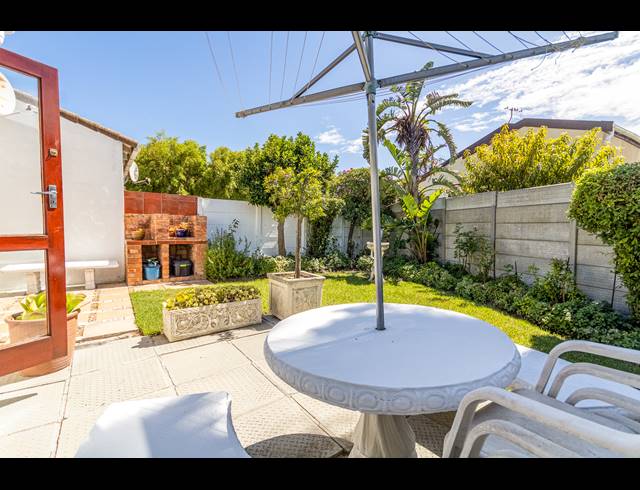 2 BEDROOM TOWNHOUSE FOR SALE IN TABLE VIEW